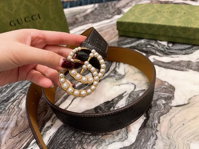 Gucci Gucci official website best-selling item - Genuine specifications, original quality, double-sided imported top layer, customized leather material - High quality, excellent hand feel - Retro gold GG pearl buckle - Specification 3.8Cm width: