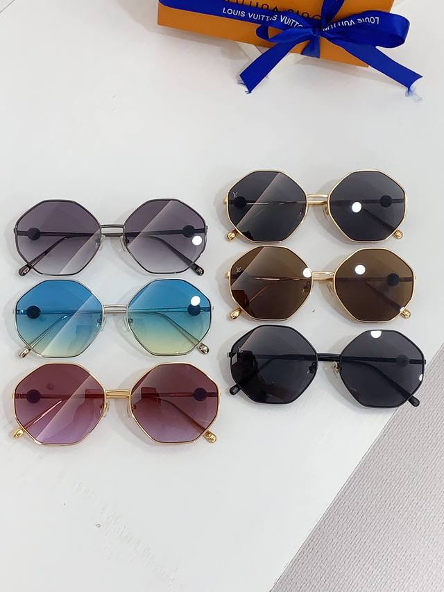 Louis Vuitton * Model: Z1995Usize: 61 mouth17-145