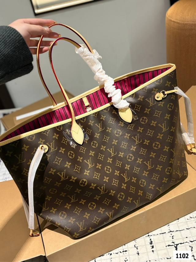 Gift box packaging Lv Neverfull shopping bag! An entry-level style! An absolute lifetime payment! This classic is self-evident! Street photography and practicality are both very popular choices! After receiving it, everyone can feel the air raid betw