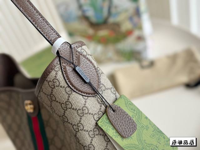 Full package Gucci new Ophidia series small Hobo bag with adjustable shoulder straps~Versatile for commuting. The capacity of the item is very suitable for daily needs. The ball is matched with the popular Gray style, which looks great and is so cute