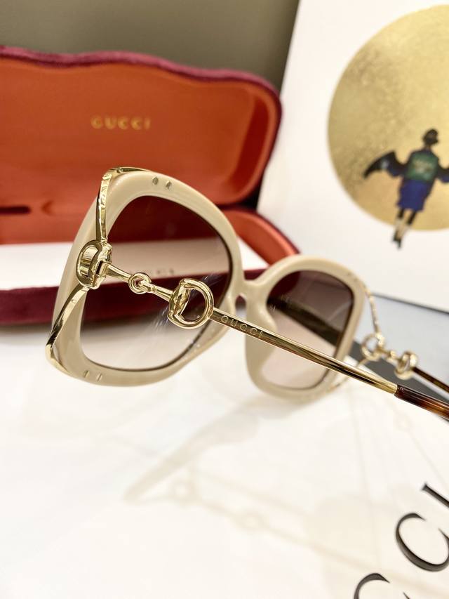 Gucc * Gg1021S Size: 56 Ports 18-135