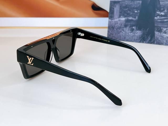 Louis Vuitto* Model：Z1502 Size：61 13-145