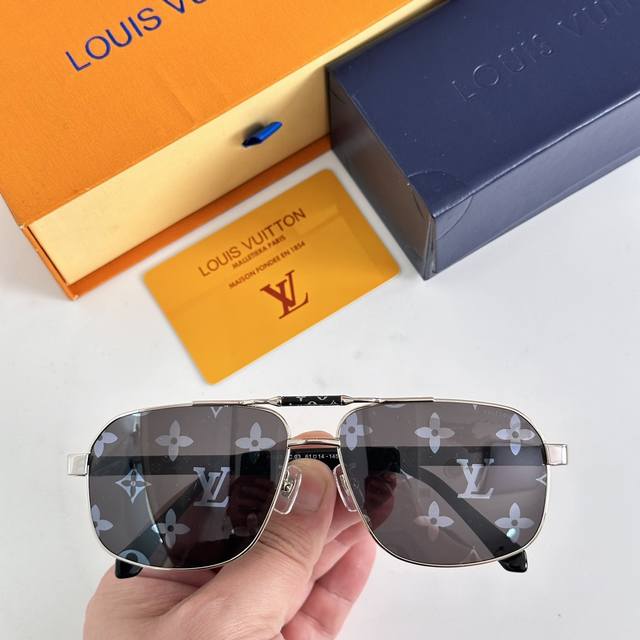 Louis Vuitton * Model: Z1249Size: 61 mouthed 14-145 men's recommendation