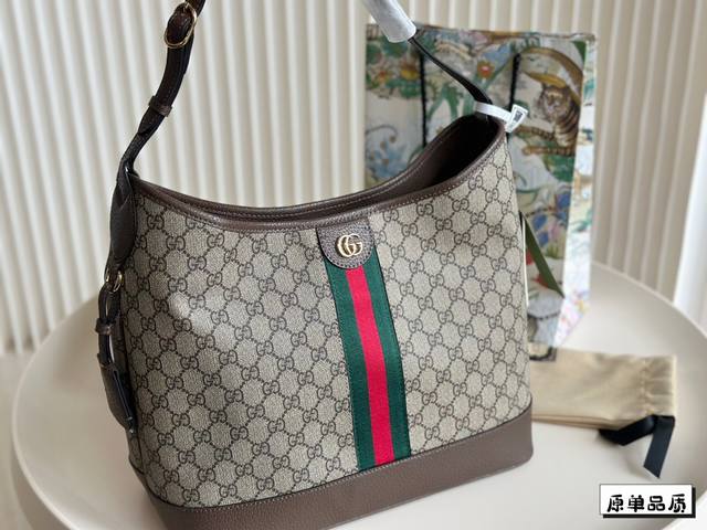 Full package Gucci new Ophidia series small Hobo bag with adjustable shoulder straps~Versatile for commuting. The capacity of the item is very suitable for daily needs. The ball is matched with the popular Gray style, which looks great and is so cute