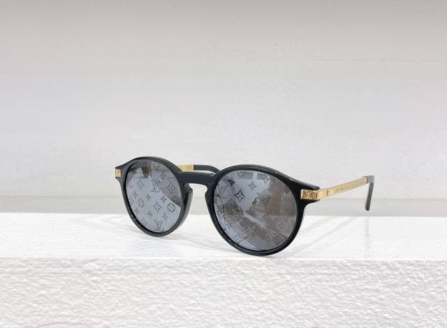 Louis Vuitton * Model: Z3108U Size: 60 Ports 16-145