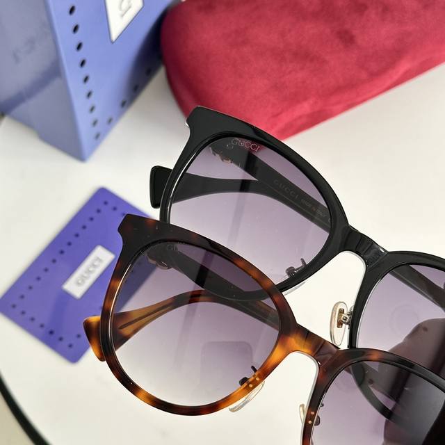 Detail image * Gucc * Guchi new sunglasses, Gg1073， Lightweight board, cat eye frame, dual G brand logo pays tribute to the classic. Size:54-21-145。 :