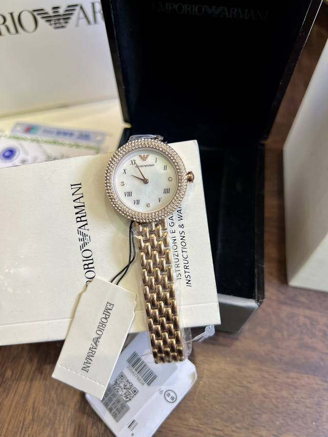FFFH Picture Same Packaging 25 ARMANI Diamond Watch Original Order Arrived Armani Case: 316L Stainless Steel Mirror: Reinforced Mineral Glass Strap: 316L Stainless Steel Buckle: Double Button Buckle Size: 33mm Wrap: