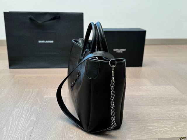 Saint Laurent ysl Tote Bag Simple bag body unlocks fashion charm cool and cute The most beautiful girl in the whole street Size 32 22