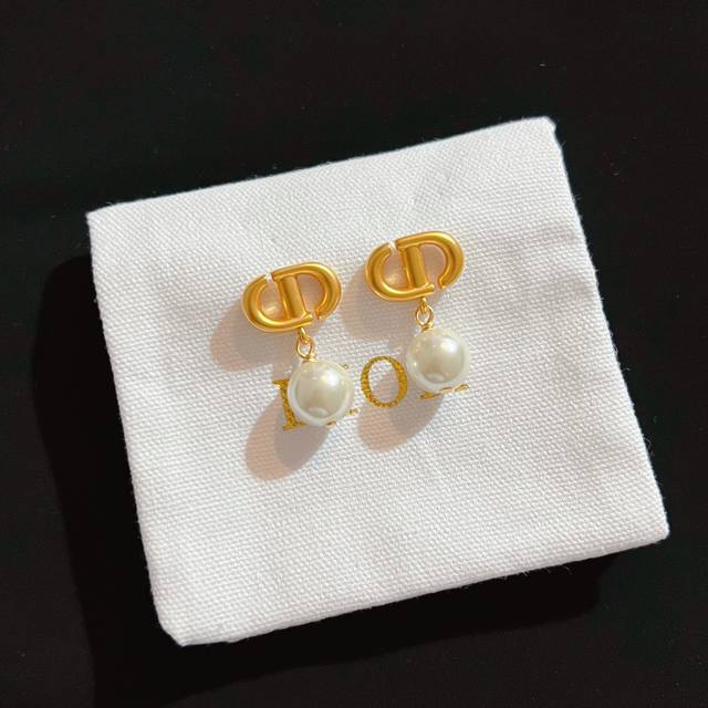 Dior Home CD Pearl Earnail Same Material 925 Silver Needle