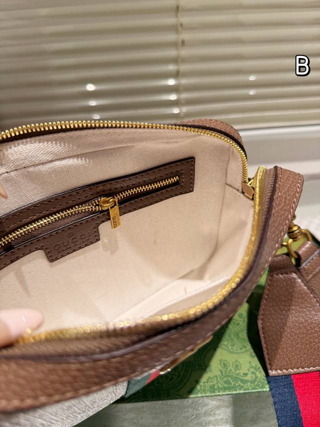 Gucci Ophidia Camera Bag with Original Ebony Second Layer Leather~This vintage style is particularly strong, with the original hardware inside! The upper body effect is also amazing, mainly enhanced by exquisite and special hardware to improve the ov