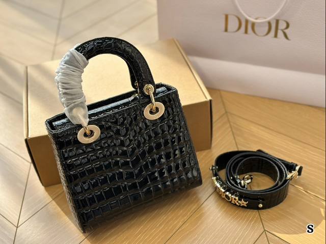 Folding box Dior Diana bag classic diamond grid embroidery~4 grids 20cm classic versatile and timeless: