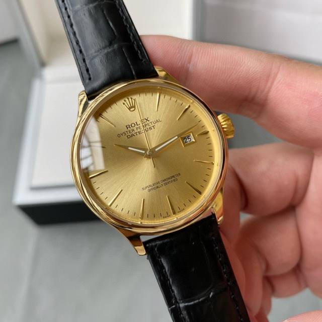 White gold. The sincere work of Tw2024, Rolex Rolex. This watch carries many classic elements of Rolex: since its inception, this series of watches has always been Rolex's most iconic and recognizable model, demonstrating: