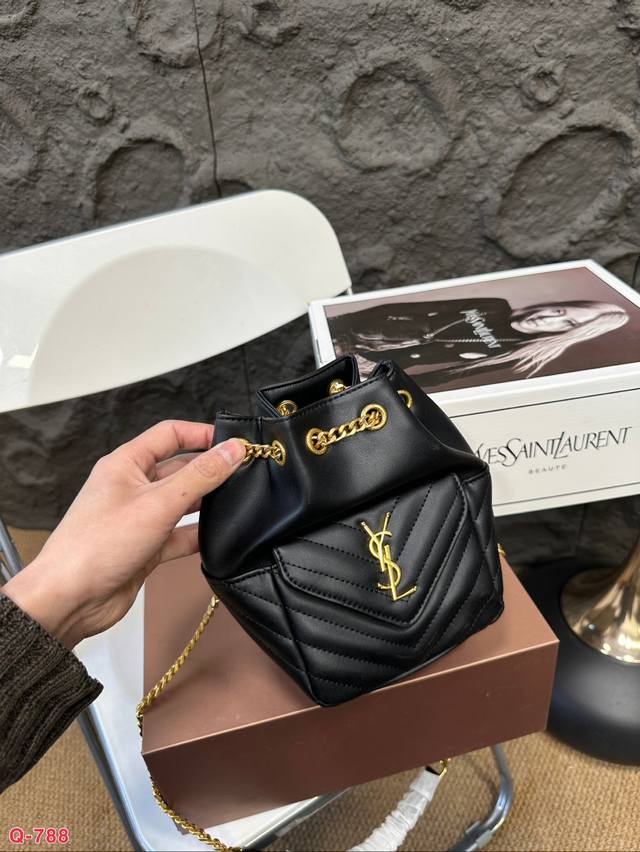 Duty free shop full set packaging Saint Laurent YSL retro bucket bag sweet and bitter YSL Saint Laurent bucket bag small full set packaging Saint Laurent bucket bag lamb leather material matching y: