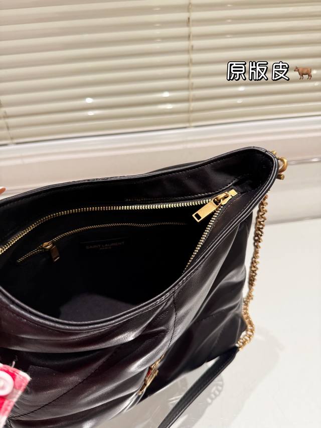 Top of the line original single head layered leather Ysl envelope bag is lazy, casual, and easy to carry, full of surprises on the back and body. Size: 27.21cm