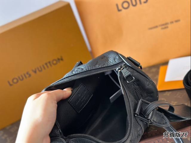 Embossed folding box Lvkeepall pillow bag, new handheld crossbody size 25 * 14cm, suitable for both men and women: