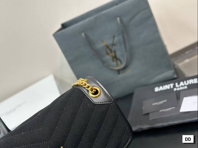 Folding Box Size: 28 * 22cm Large High Order Niki Ysl Niki Leather Soft Texture Matte Leather To be honest, Niki is really suitable for autumn and winter