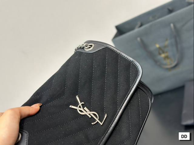 Folding Box Size: 28 * 22cm Large High Order Niki Ysl Niki Leather Soft Texture Matte Leather To be honest, Niki is really suitable for autumn and winter