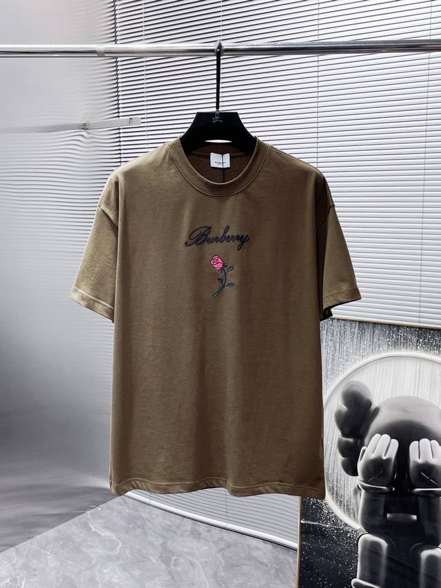 Burberry 2024 new round neck short sleeved T-shirt with half sleeved shirt, high-end version! Customized fabrics for counters have high breathability and comfort, impeccable details, and brand element design concepts, reflecting high quality. Fine fe