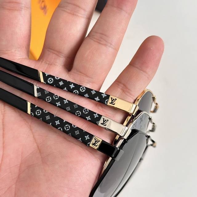 Detail drawing Louis Vuitton * Model: Z1248Size: 61 mouthed 14-145 unisex