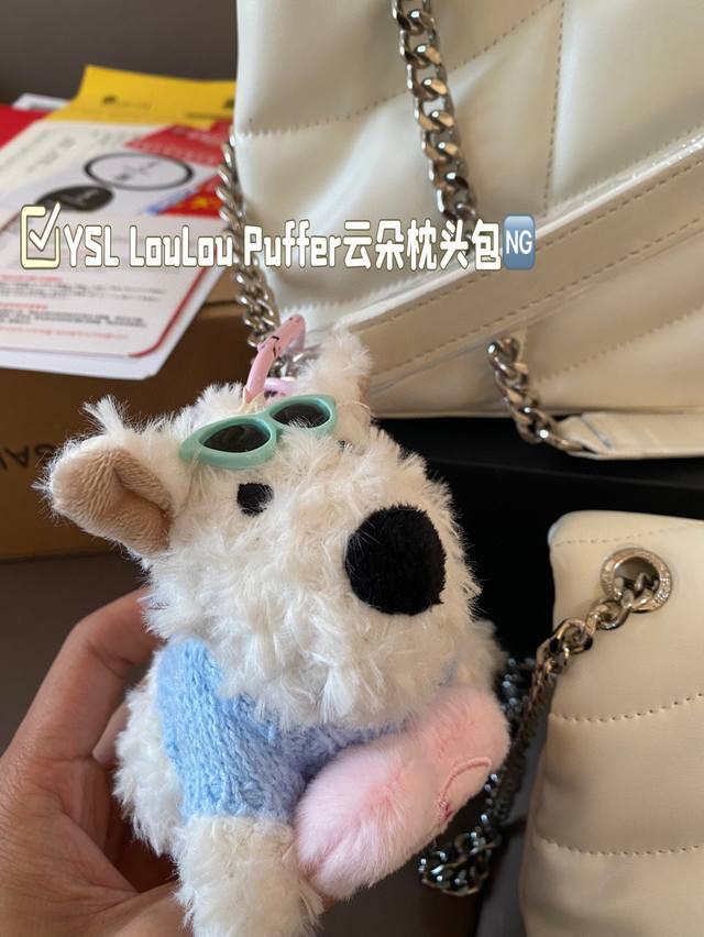 Comes with pendant and gift box Ysl Loulou Puffer Cloud Pillow Bag Loulou is extremely popular at the counter this year. It is soft, comfortable, and chubby in appearance, like holding a marshmallow. It has a high aesthetic value and practicality. Fu