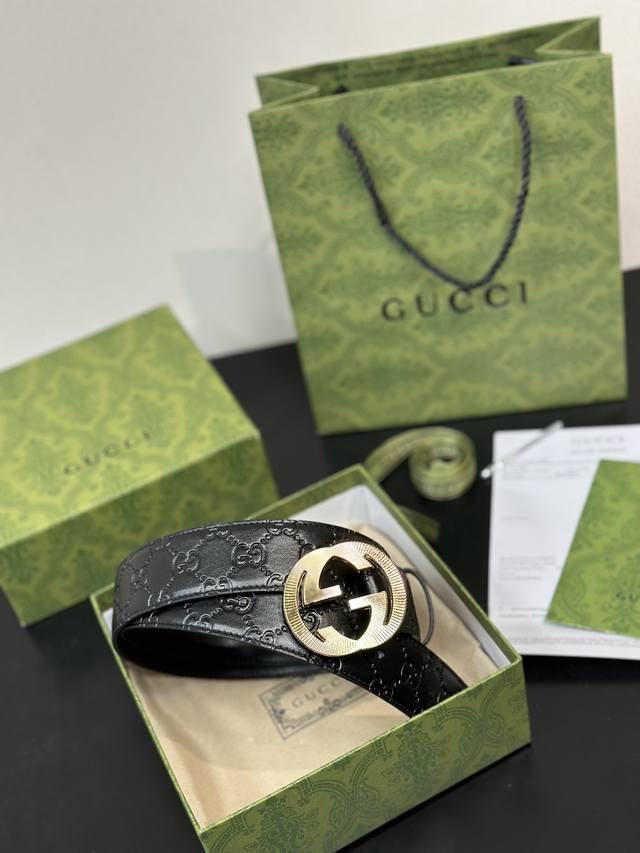 Comes with Gucci belt kit, high-end and elegant, low-key and luxurious, with connotation. It is a must-have item for successful people and is the first choice for personal use