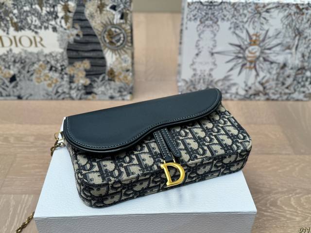 Folding box Dior diorwoc must pay cool and cute cross body bag is not small, just like the price is very high and light, buy it if you like Size 21 13: