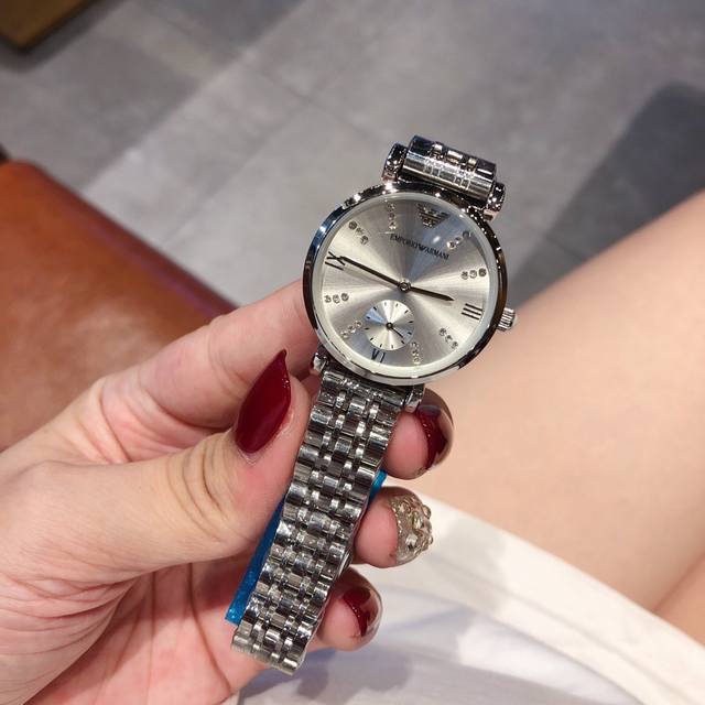 Popular and high-volume Armani couple watch, imported high-quality quartz movement with original butterfly clasp, 32mm for women and 40mm for men