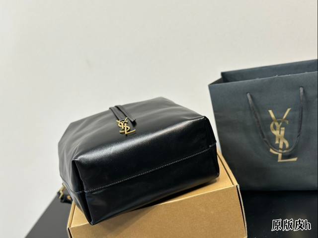 Cowhide Ysl New Product Cowhide Leather Floor Fashion Casual Size 23 * 21cm