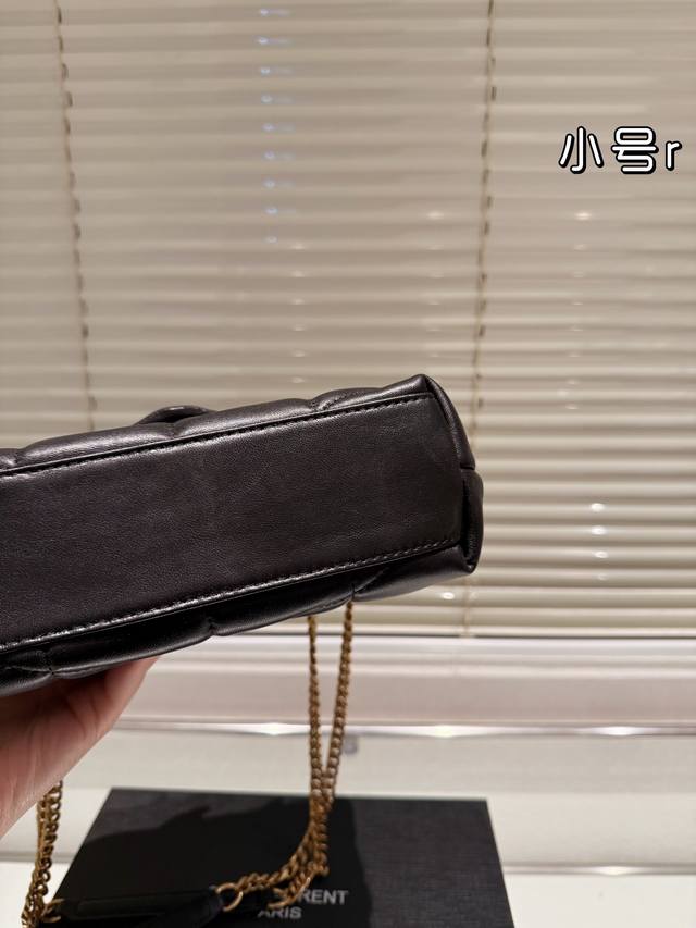 Original Order Small Ysl Saint Laurent Women's Puffer Quilted Sheepskin Full Set Folding Box Packaging This Year's Most Valuable Autumn and Winter Bag YSL Soft and Sticky Cloud Bag Yang Mi YSL Soft and Sticky Cloud Bag Loulou Bag Review: