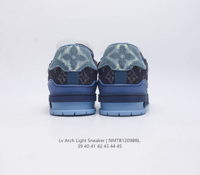 Louis Vuitton Lv board shoes are fashionable sports shoes with a trendy thick sole and height increasing men's shoes. They are comfortable, non slip, and versatile, dominating the entire fashion and entertainment industry. The details of the shoe are