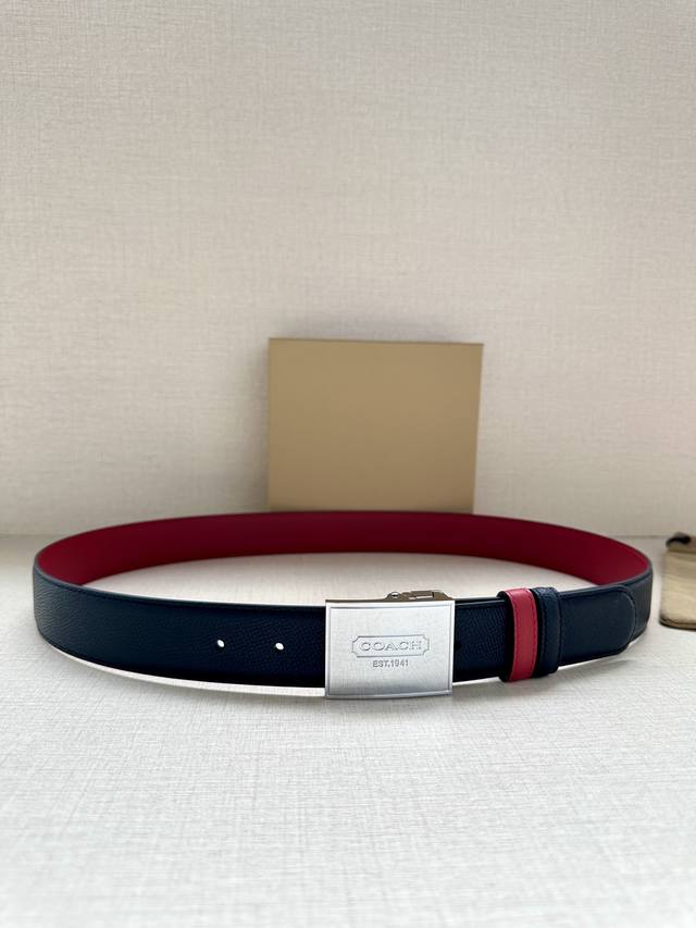 As a well-known fashion brand, Coach with a width of 3.5cm often cleverly integrates its brand logo into the design of the belt, such as printing the brand's initials, patterns, etc. on the buckle or belt, which not only highlights the brand's identi
