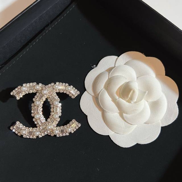 Chanel C Home Diamond Pearl Brooch Same Material