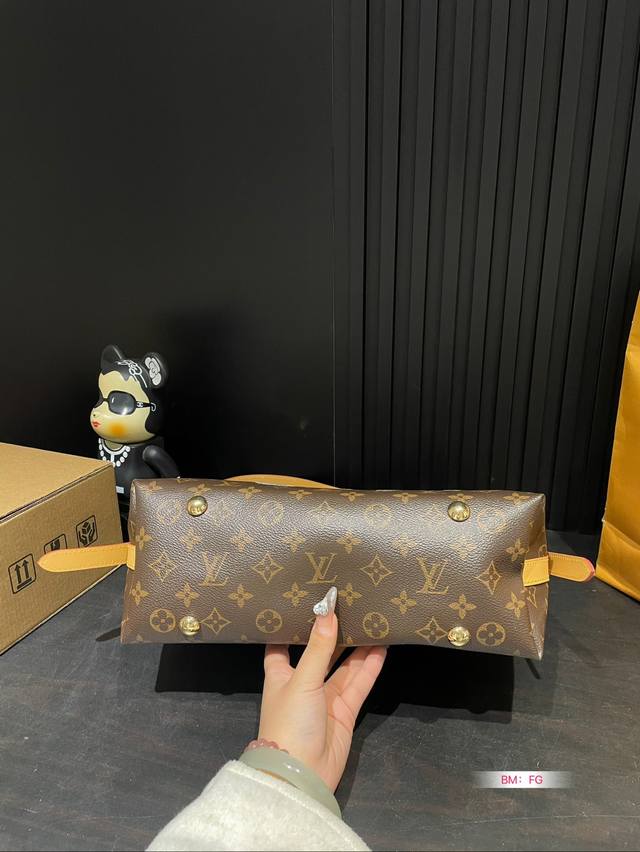 Comes with a folding gift box Lv, Kerry Ao bag, July new collection, old flower painted labubu women's bag, Carry All new collection, neverfull Lv, early spring game On series, Neverfull new shopping bag: