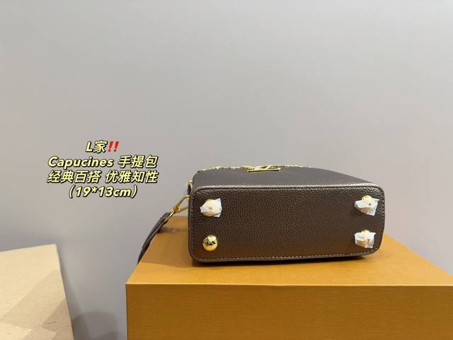 Comes with a foldable box size of 19.13 Lv Capucines handbag, featuring a unique design that is both fashionable and classic. It is super versatile and suitable for daily commuting. It is both stylish and stylish