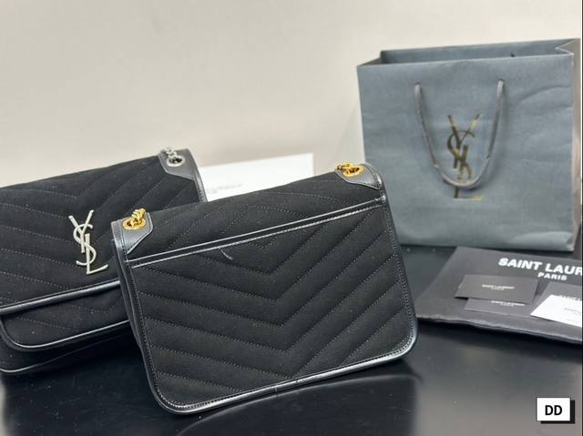 Folding Box Size: 28 * 22cm Large High Order Niki Ysl Niki Leather Soft Texture Matte Leather To be honest, Niki is really suitable for autumn and winter