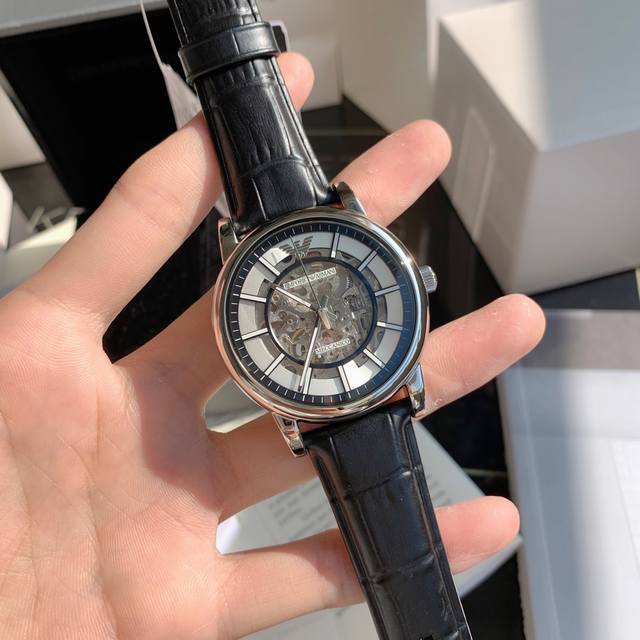 Armani special channel goods! The highest version on the market! Armani Mechanical Men's Watch. Front and rear hollow design. The dial size is 43mm. Equipped with an imported fully automatic mechanical movement. Support any comparison! Please identif