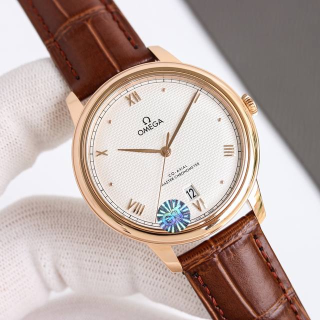The white shell gold shell steel strip 100 Gtfactory disc fly elegant series watch Gt is produced only to inherit the classic and achieve the highest quality 40mm astronomical watch. The case of this watch is 40mm, and the original mold of the entire