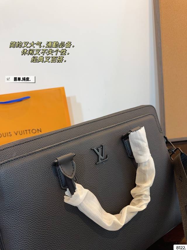Pure leather Lv briefcase, men's bag, shopping bag, with a lifespan of no more than ten thousand years. LV fabric, original sheet, hardware, original mold, customized, super soft and comfortable feel. All hardware comes with logo size: 38 * 6 * 29cm: