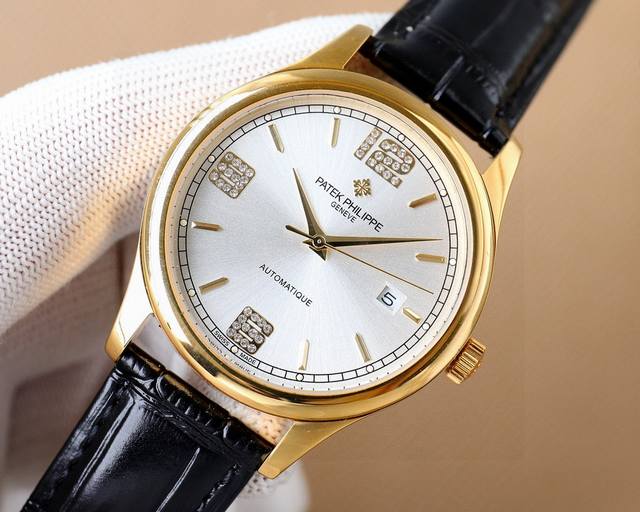White gold. The latest masterpiece of 2024 Tw, the popular Patek Philippe watch, features a diamond design in its literal numbers and the highest version of advanced automatic wristwatch! Men's wristwatch simple yet elegant 40Mm diameter: