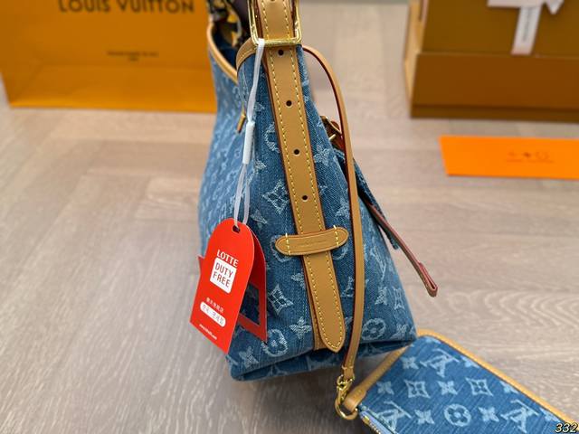 The variable code chip airplane box, Lv Carryall jeans tote bag, is simply Rocket. Well, it's casual and advanced style, and it can be matched with a durable and practical style. It's so wonderful. The blue flower style is super easy to match with ev