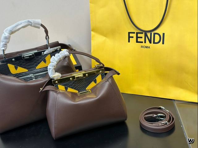 Box size 31 * 20 23 * 15 Fendi Peekaboo kitten bag Classic bag style, fashionable and high-end, full of any combination can be easily controlled: