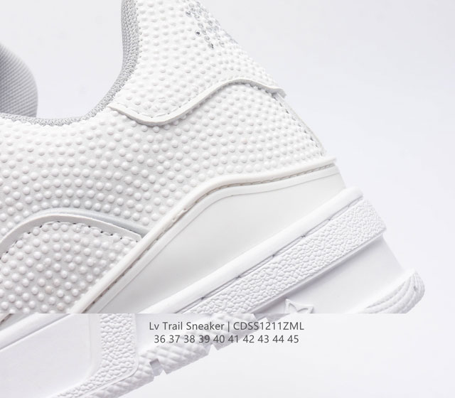 28 company level Guangdong origin Louis Vuitton full diamond Louis Vuitton Lv board shoes, fashionable sports shoes, trendy thick sole, height increasing men's shoes, comfortable non slip sole and versatile screen, perfect adjustment of details in th