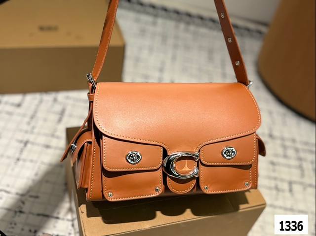 Coach Coach's new motorcycle bag with box, Cargo Soft Tabby, black motorcycle bag