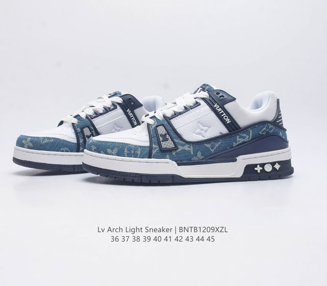 Louis Vuitton Lv's board shoes are fashionable sports shoes with a thick sole that increases the height of the shoes for both men and women. They are comfortable, non slip, and versatile, dominating the entire fashion and entertainment industry. The 