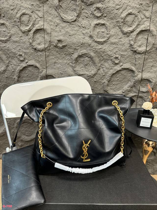 Pack the box! Size 35.31: The Saint Laurent Jamie handbag has a high-quality texture, super large capacity, and durability