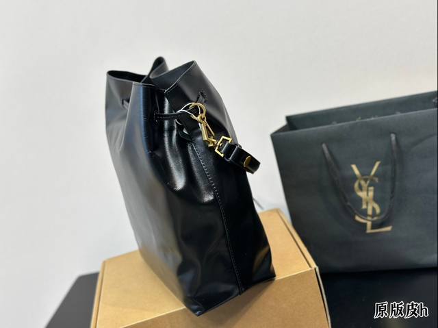 Cowhide Ysl New Product Cowhide Leather Floor Fashion Casual Size 23 * 21cm