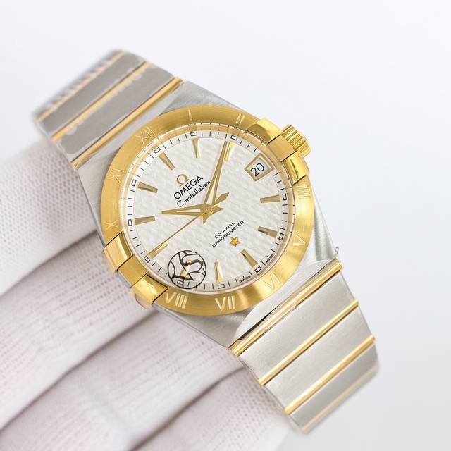 Sj has released a new white and gold shell Omega 38 Constellation Pq1 Constellation Series 38Mm, the highest version in the market. The original mold is named classic and showcases extraordinary features. 38mm Omega Fifth Generation Double English: