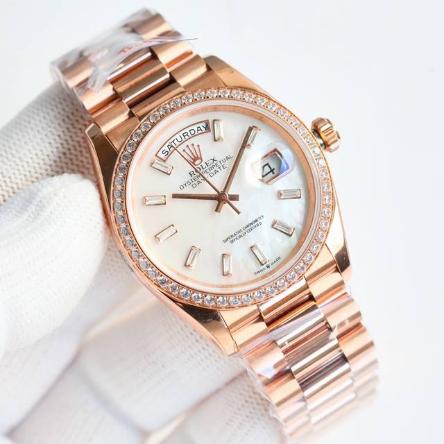 White steel full gold round diamond with 50 square diamonds and 100 Rolex Weekly Diary 36 Series 1 paired with 2836 movement, stable and reliable quality; 2. Same thickness as the original 11Mm ultra-thin: surface diameter 36Mm; Correction for other