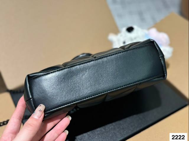 Small pendant 15 Ysl Saint Laurent women's puffer quilted lambskin full set folding box packaging, this year's most worthwhile autumn and winter bag YSL soft and sticky cloud bag Yang Mi YSL soft and sticky cloud bag Loulou bag review