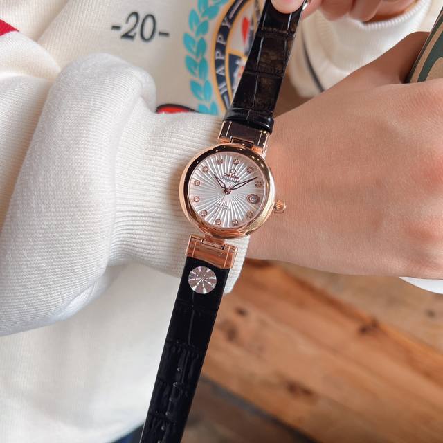 The Bird's Nest series watch, which is highly regarded by supporters of the Omega Ladymatic and Nicole Kidman goddesses, features white light, rose light, steel leather, and the same price. Made of 316L stainless steel material, featuring an exquisit